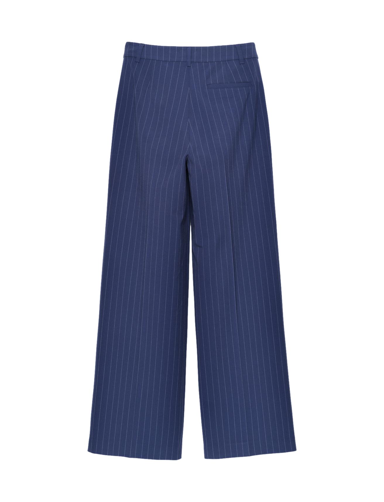 Theo, Blue medium