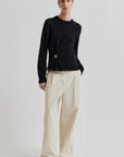 Nana Trousers, Tofu