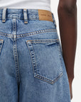 Saharper Jeans, Authentic