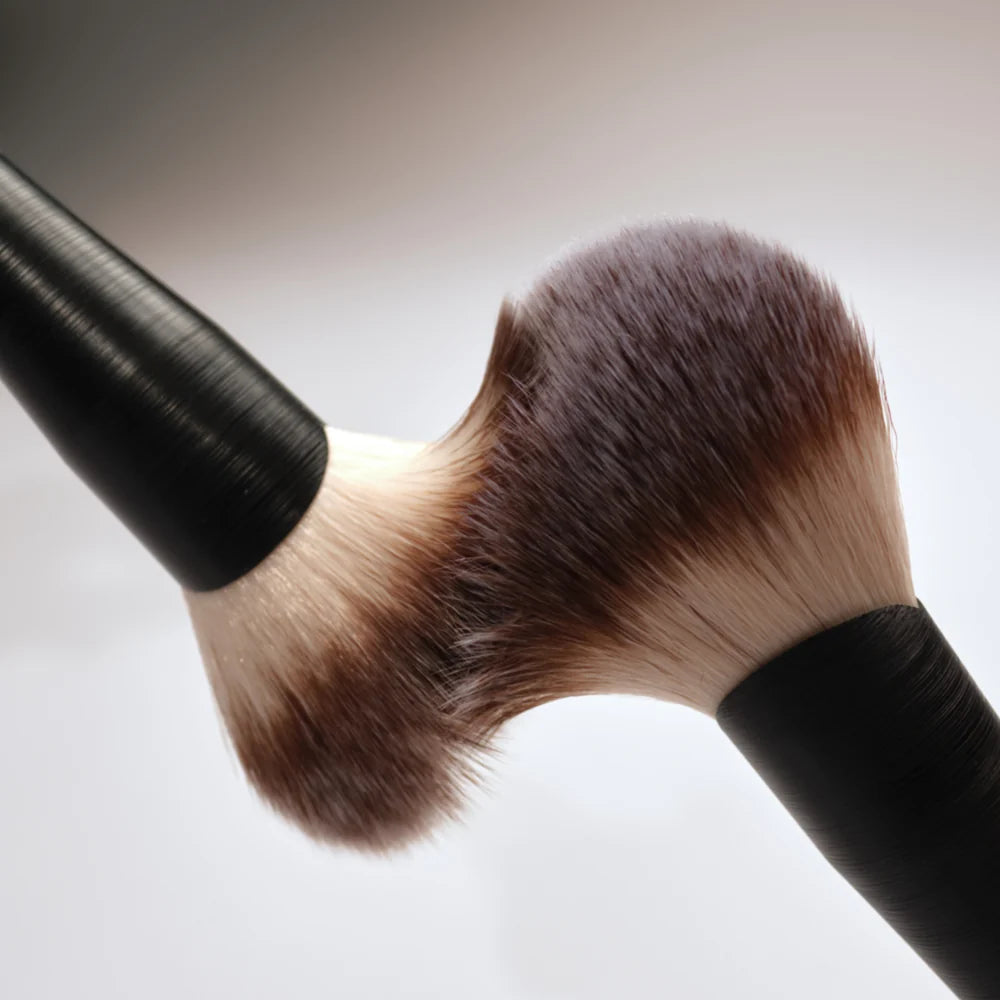 BRONZER BRUSH
