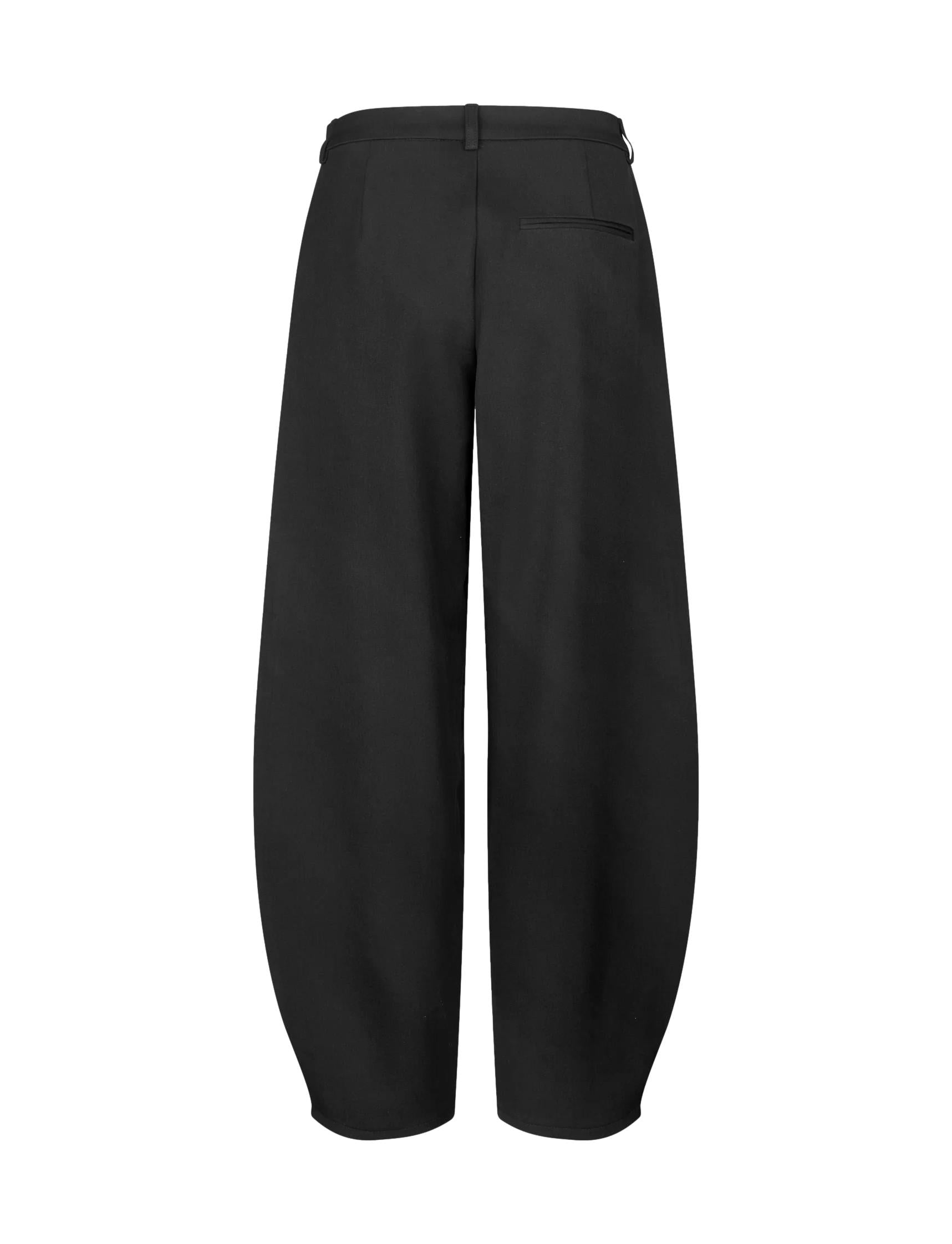 Silira-M, Black