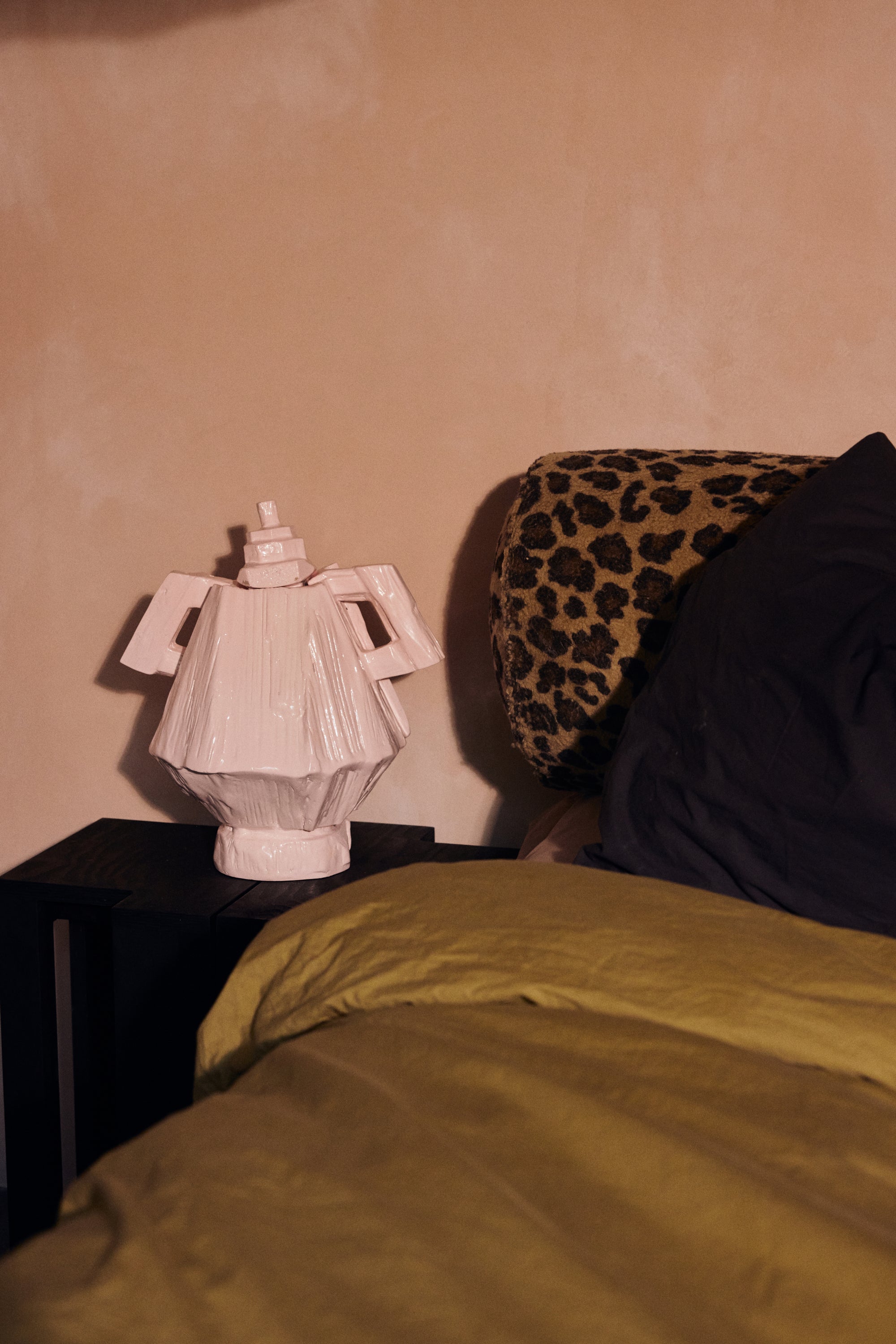 Amfora vase, lilac Teun Zwets for HKLIVING