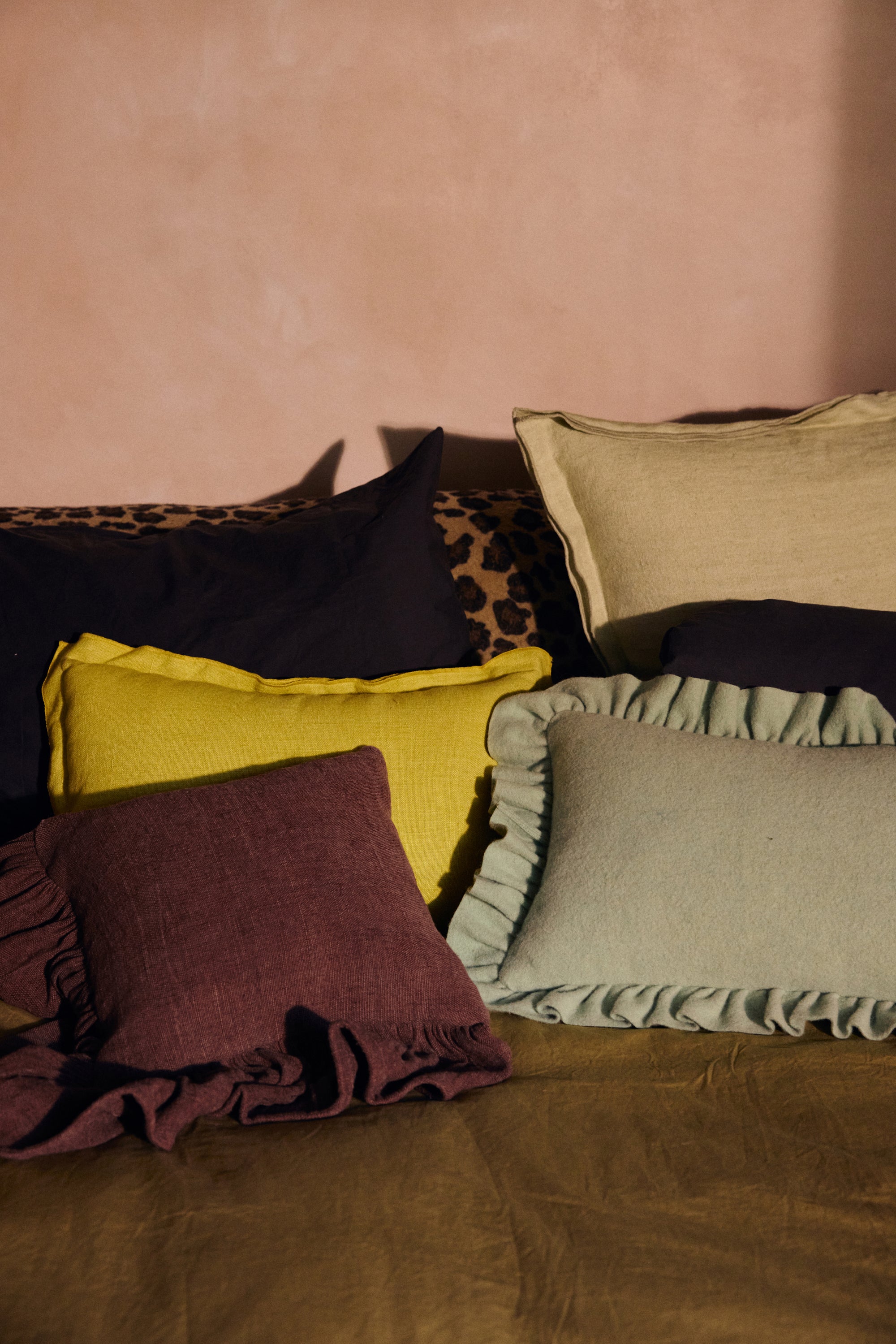 Linen cushion, lemongrass 50x30cm