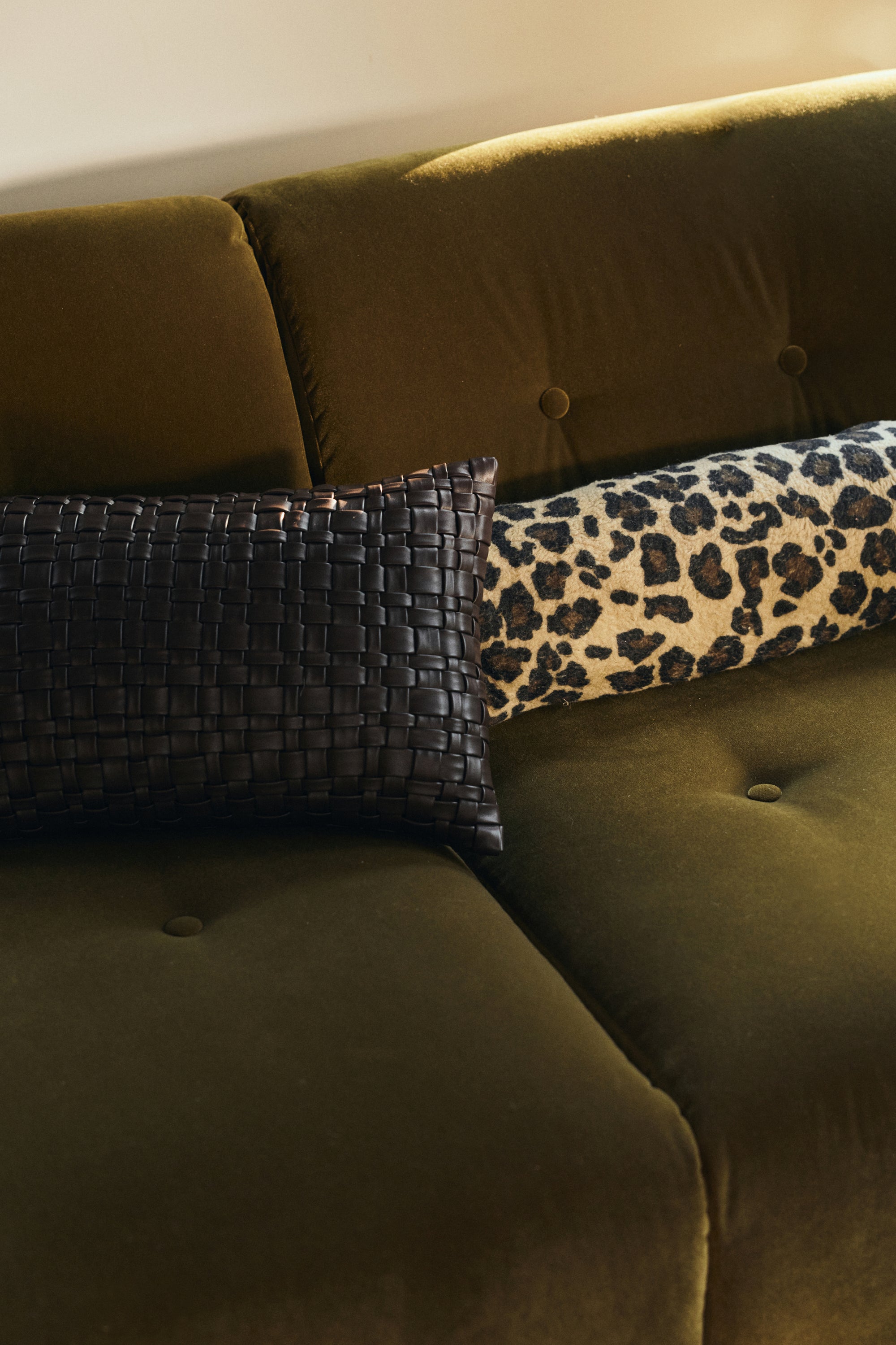 Woven cushion chocolate brown, 50x30cm