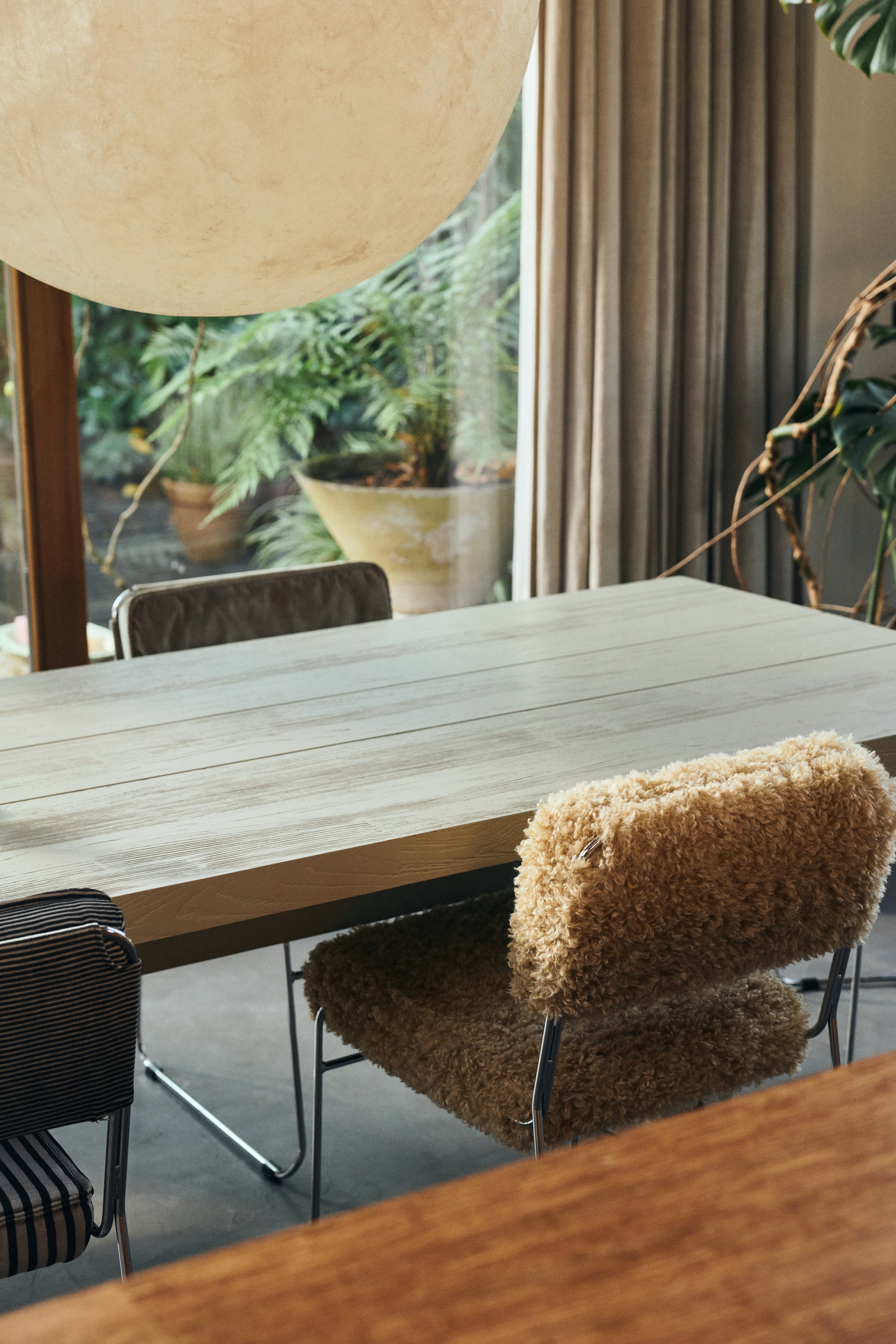 Endless dining chair: poodle, golden