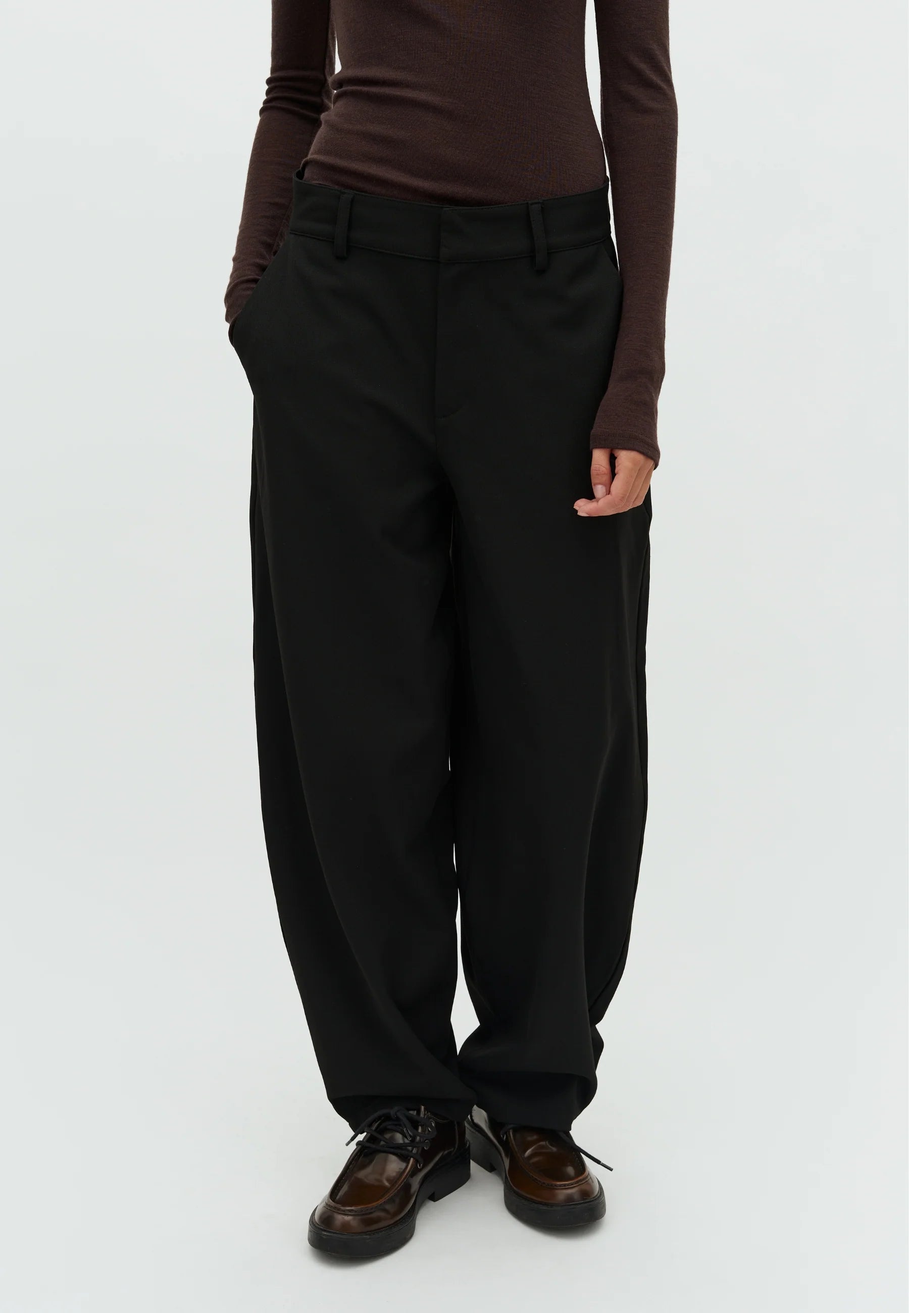 Silira-M, Black