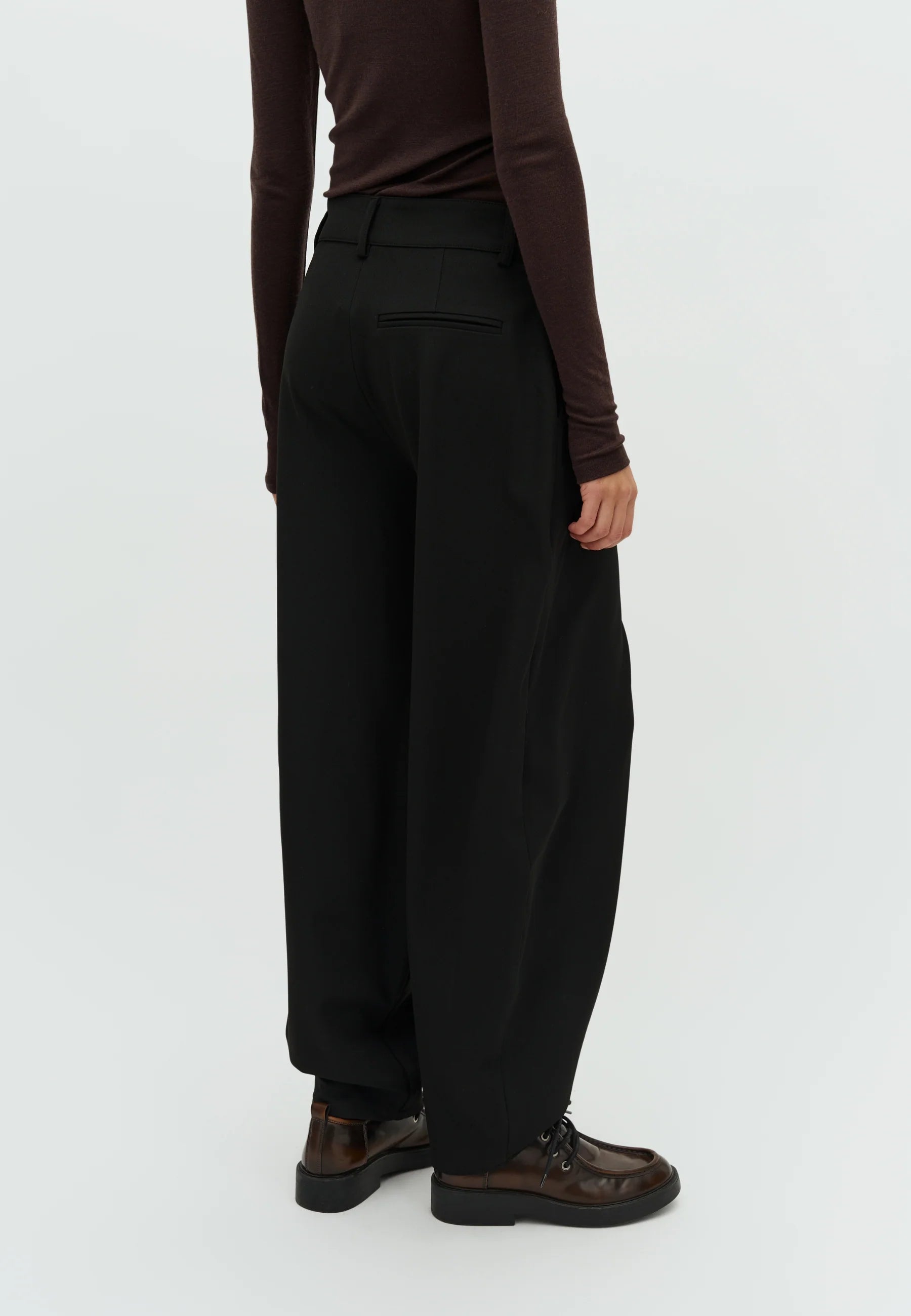 Silira-M, Black