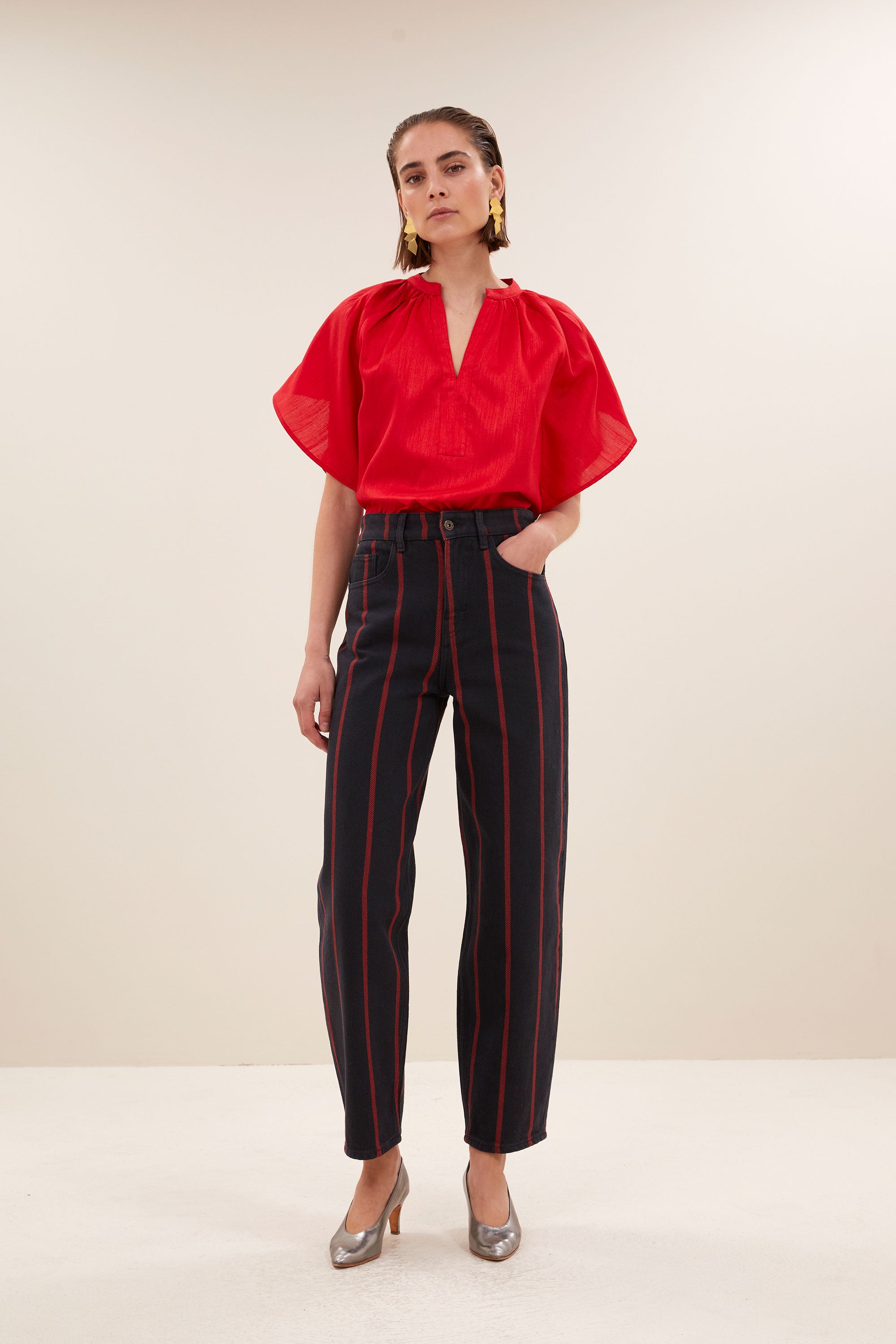 Vina festive blouse, Lipstick