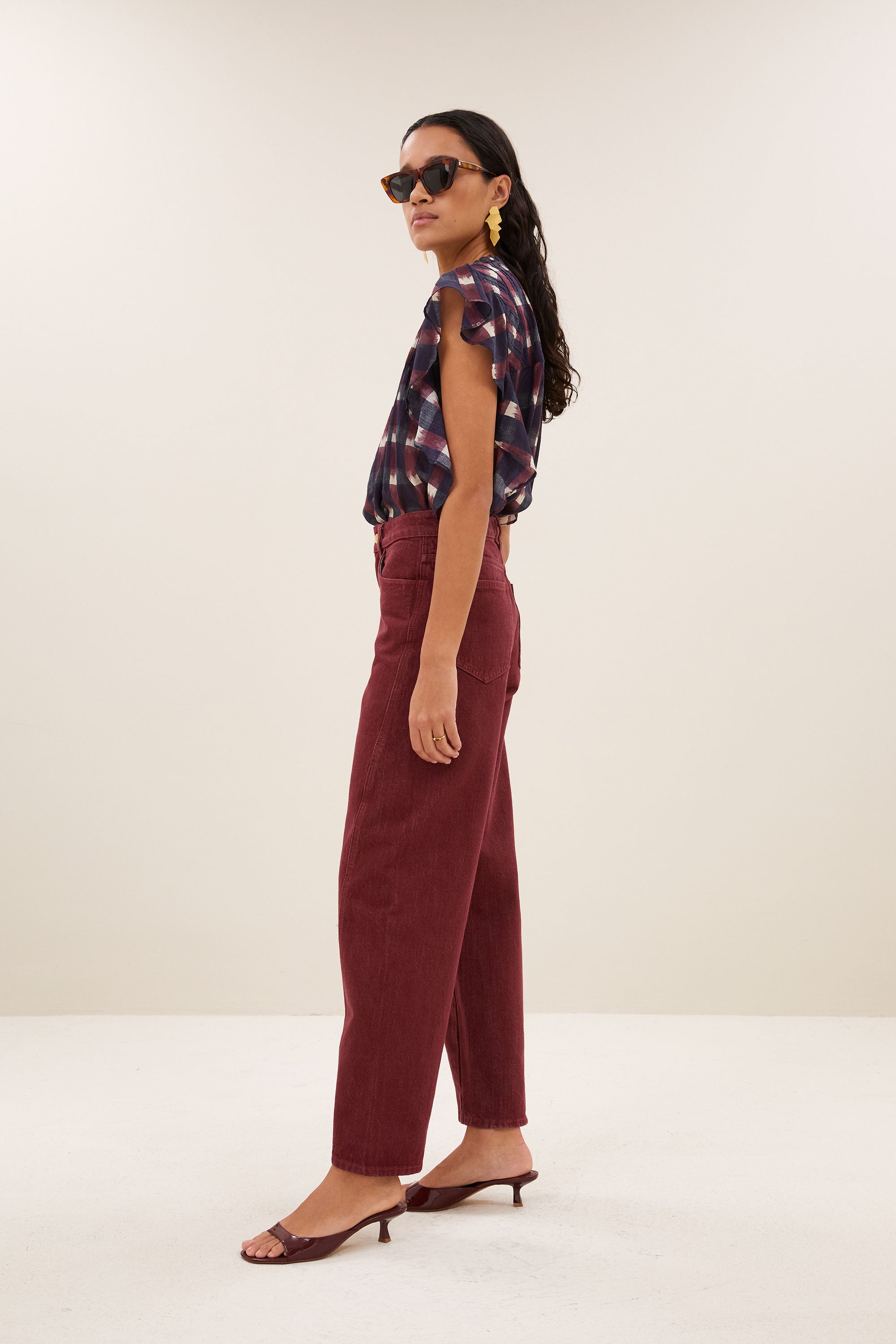 Begum wine jeans, Wine