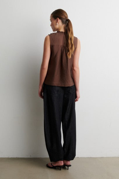 Rayna Frill Top, Carafe