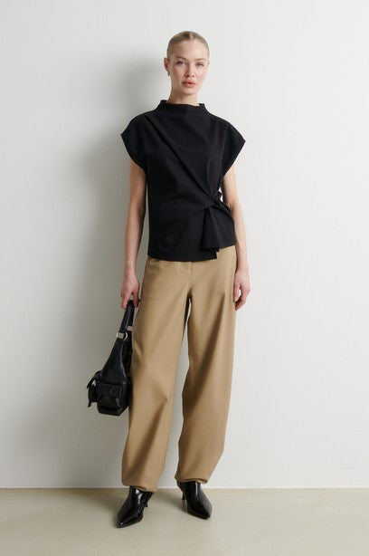 Arkai Drape Top, Black
