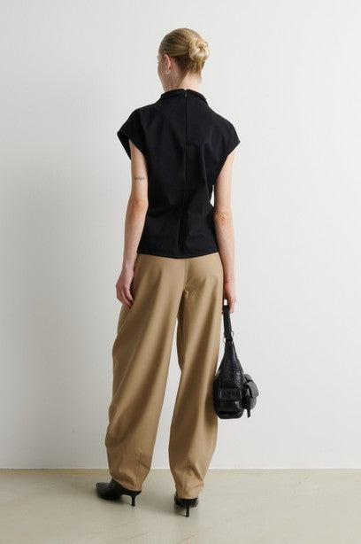 Arkai Drape Top, Black