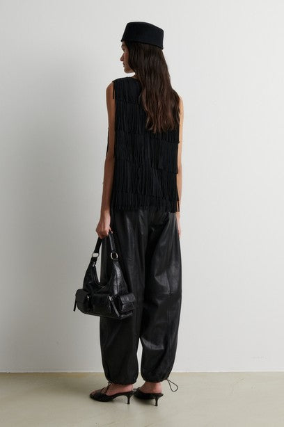 Dancing Top, Black