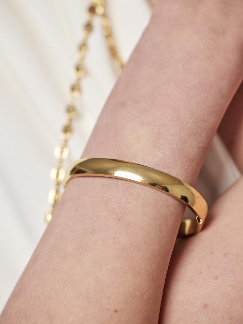 Armband met XL opengewerkte bedel / multicolori