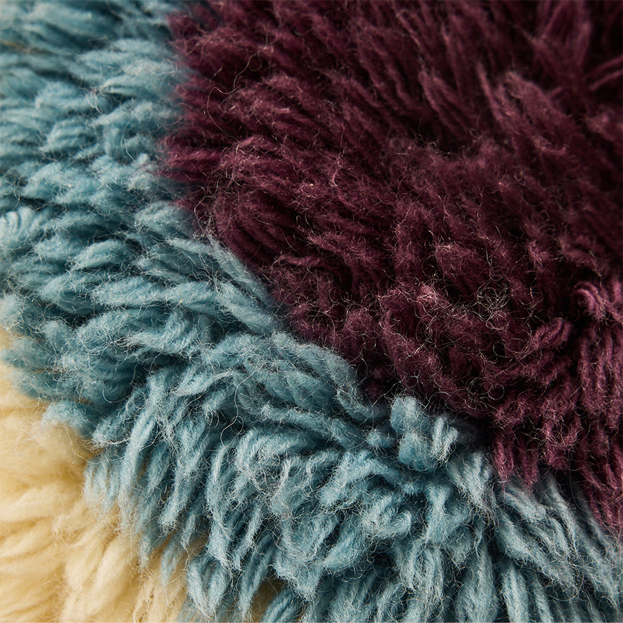Fluffy cushion, eye catcher 40x40cm