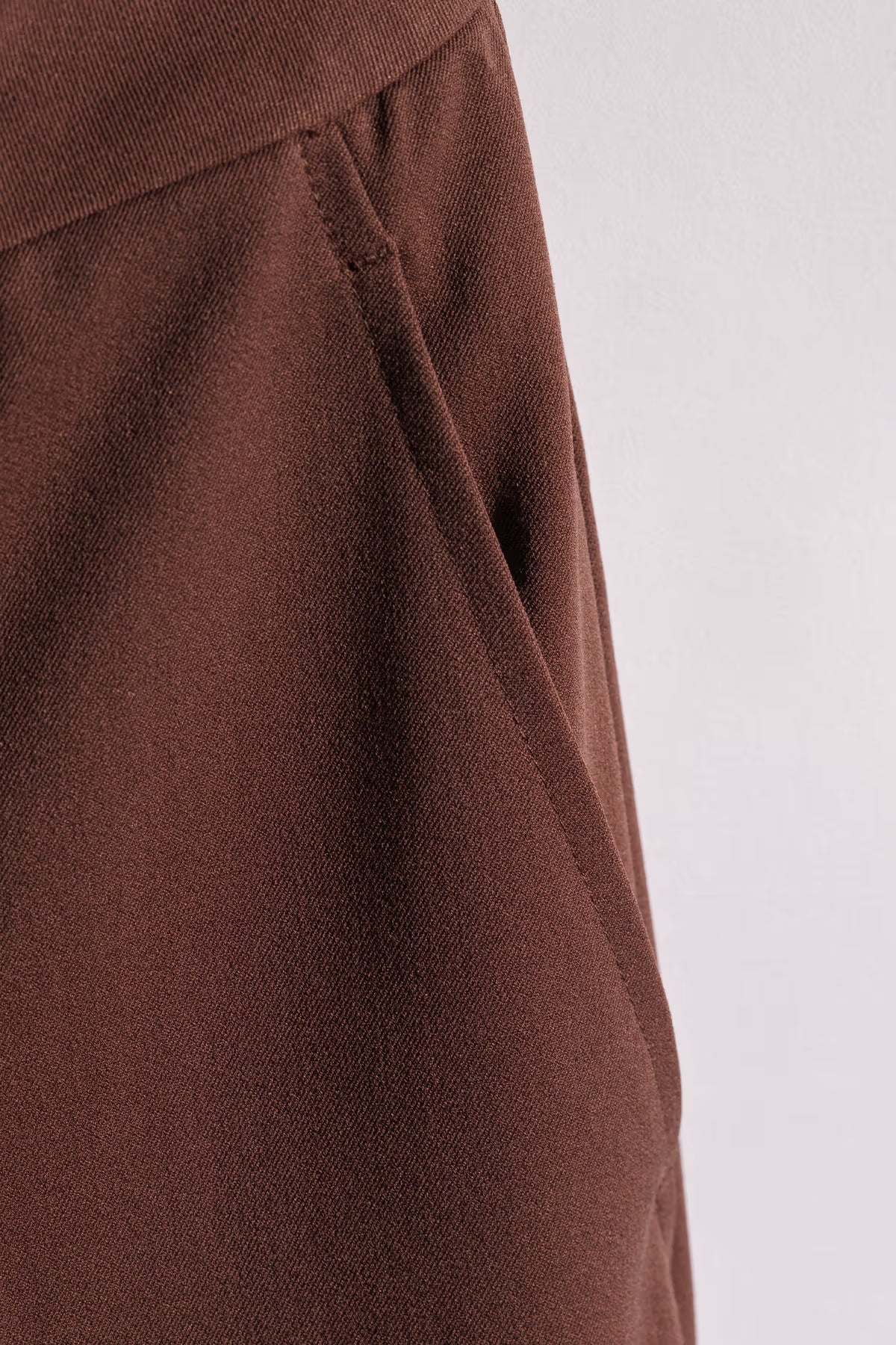 Tonksa, Brown dark